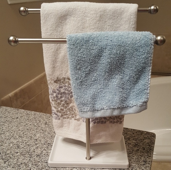 Counter top jewlery and towel stands - Picture 3 of 7